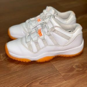 Jordan 11 low white and orange unisex’s not box